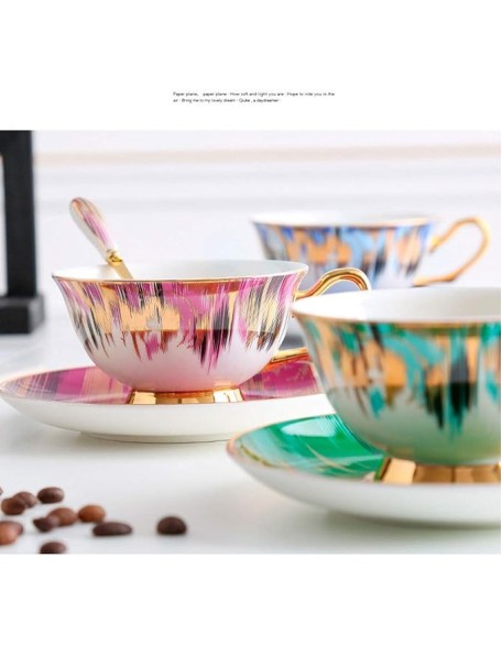 Fashion Coffee Cup and Saucer Rim Table Ware Porcelain Tea Cup Set Home Decor Gold European Bone China Birthday Gifts Multicolor